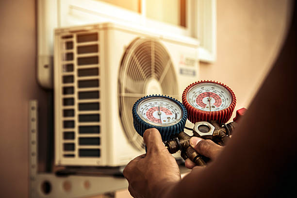 Professional Hvac technician working in Wellington, OH